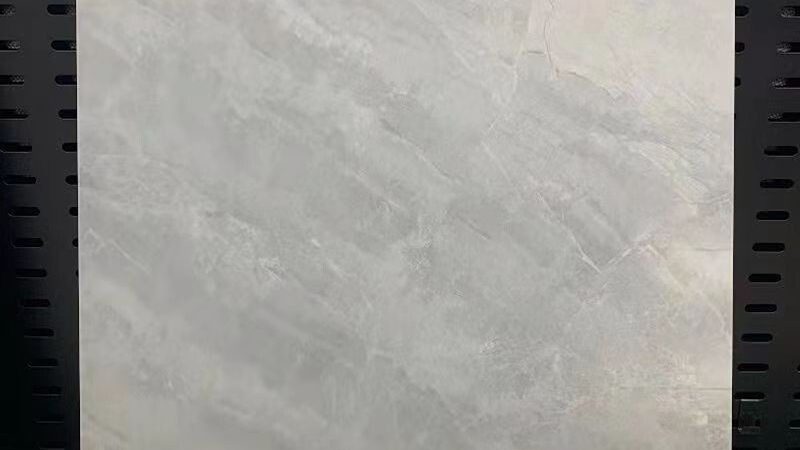灰色微晶石楼梯踏步：匠心独运，品质生活新选择**